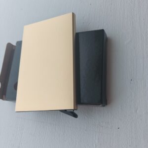 Gull Metall kortholder for inntil 7 kort